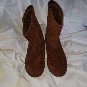 Diba brown pull on faux suede boots women's 10 M